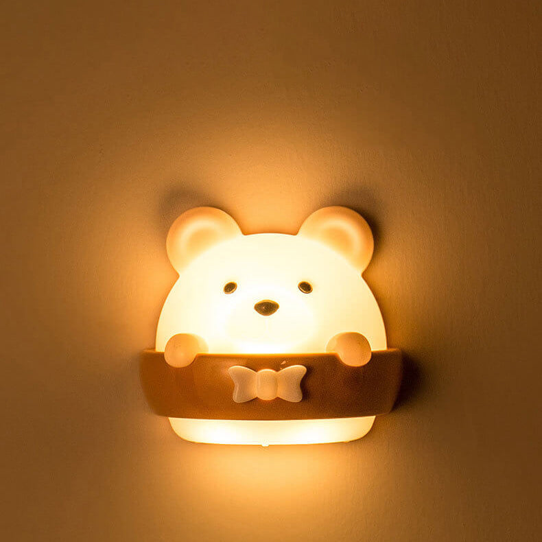 Creative Cartoon ABS Bear LED Night Light Wall Sconce Lamp for Kids Room, Cute Bear Design Nursery Light, Adjustable Brightness, Battery Operated Decorative Wall Lamp, Child-Friendly Nightlight for Boys and Girls