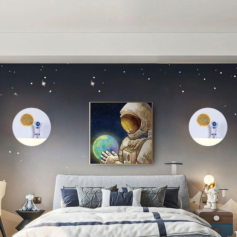 Contemporary Iron Resin Round Astronaut LED Wall Sconce Lamp for Bedroom, Modern Space-Themed Lighting, Unique Decorative Wall Light Fixture, Astronaut Design Night Light, Kids Room Decor, Space Adventure Bedroom Lighting, Stylish LED Wall Lamp, Creative