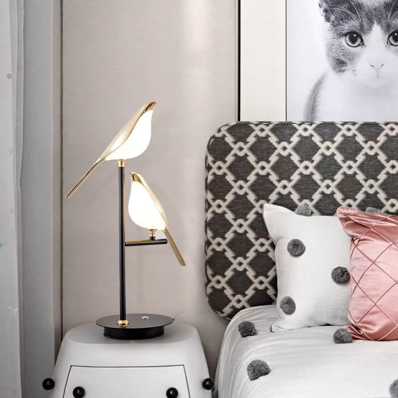 Nordic Minimalist Magpie LED Table Lamp - Contemporary Bird Design, Soft Light, Energy Efficient, Ideal for Home Decor