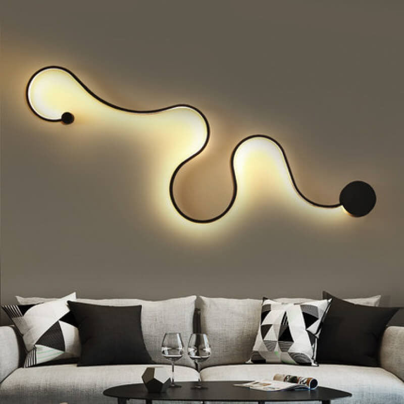 Modern Curved LED Wall Sconce - Aluminum Snake-Shaped 1-Light Lamp