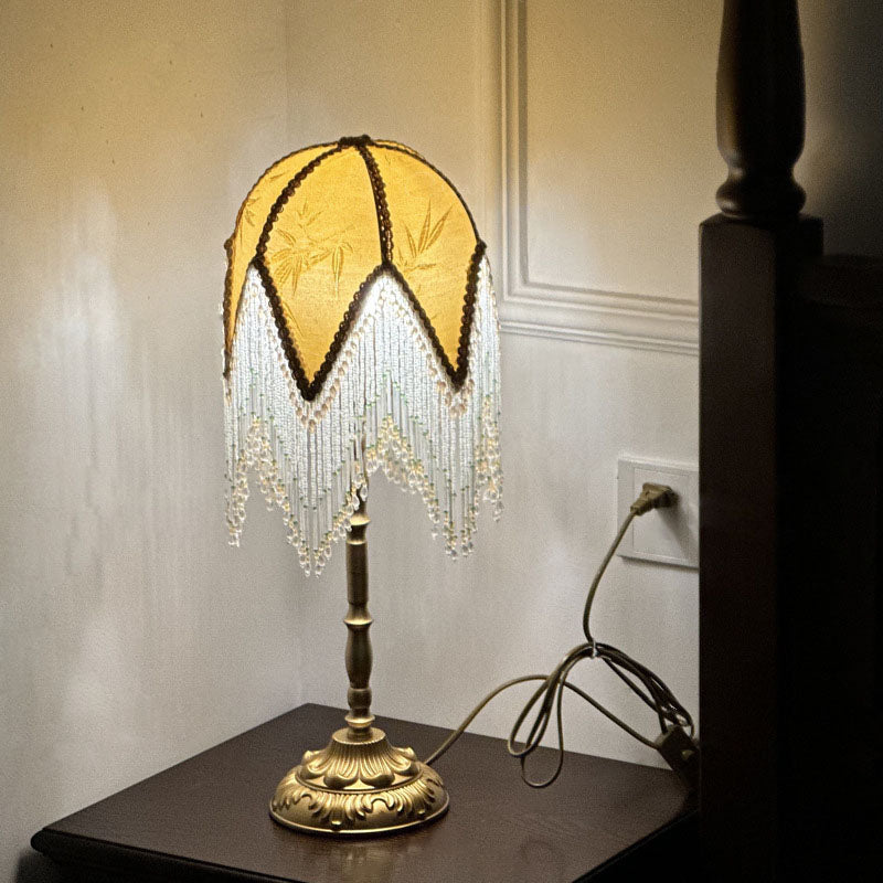 Traditional French Tassel Leaf Iron Fabric 1-Light Table Lamp for Bedroom, Elegant Decorative Lighting, Vintage Style Nightstand Lamp, Home Interior Design, Bedroom Essentials, Classic Iron Lamp with Shade, Decorative Tassel Design, Stylish Ambient Lighti