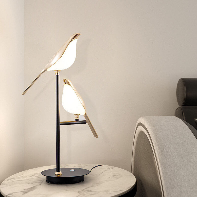 Nordic Minimalist Magpie LED Table Lamp - Contemporary Bird Design, Soft Light, Energy Efficient, Ideal for Home Decor