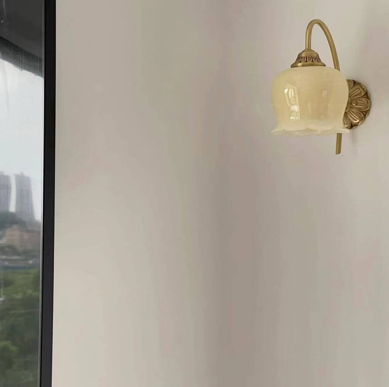 Vintage Floral Resin Wall Sconce - Copper Iron 1-Light Lamp for Bedroom