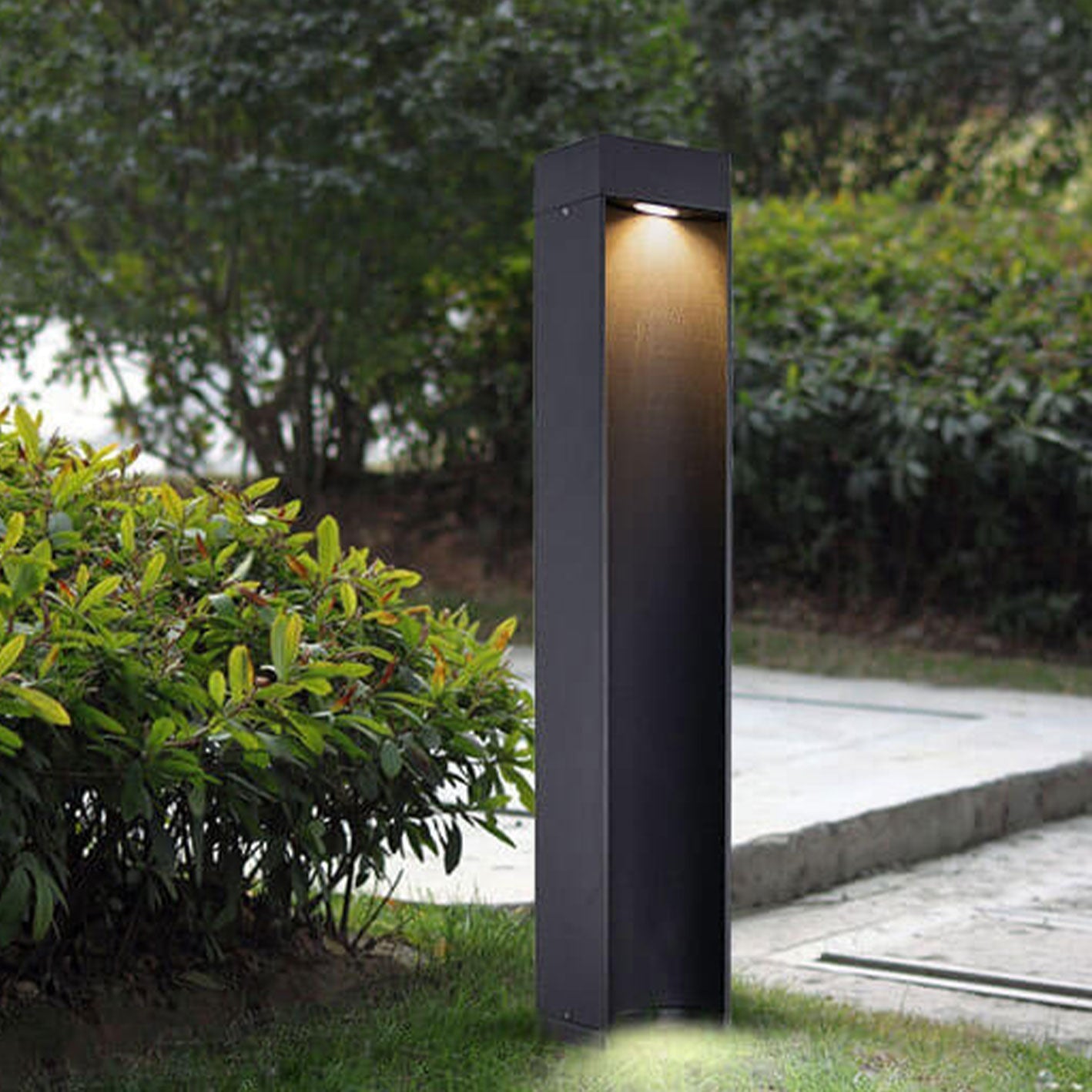 Square Aluminum LED Outdoor Garden Path Lamp - Durable Lighting for Your Lawn