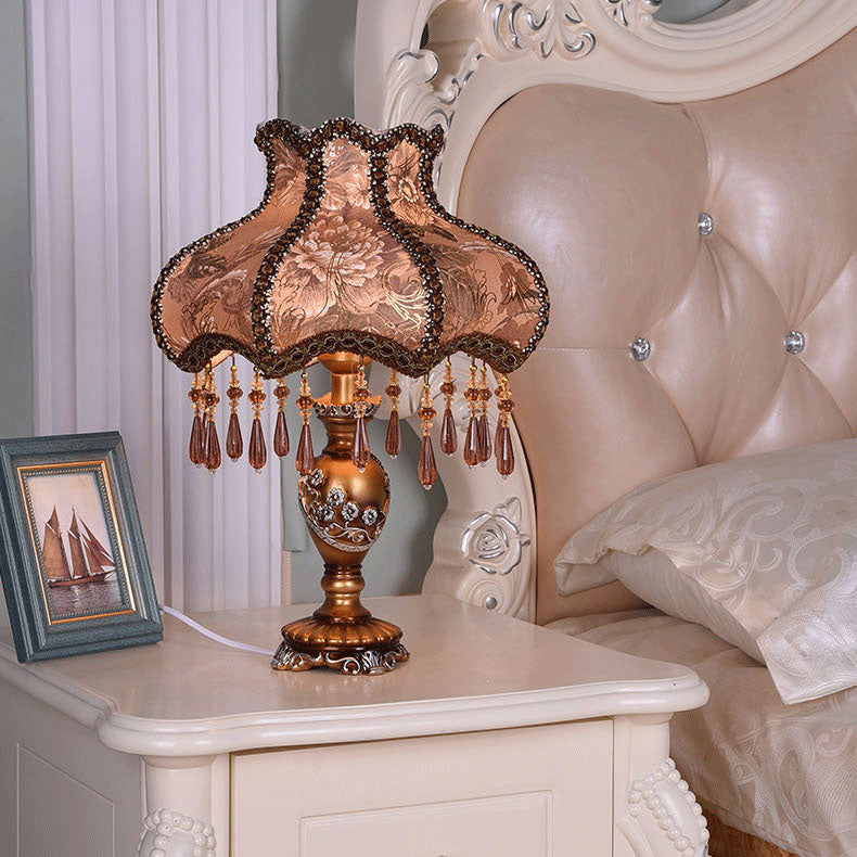 European Luxury Fabric Lace Resin 1-Light Table Lamp - Elegant Home Decor, Designer Lighting, Vintage Style Accent Lamp, Luxurious Bedroom Lighting, Chic Living Room Decor, Stylish Table Light, Decorative Resin Lamp, Unique Fabric Design, Modern Interior