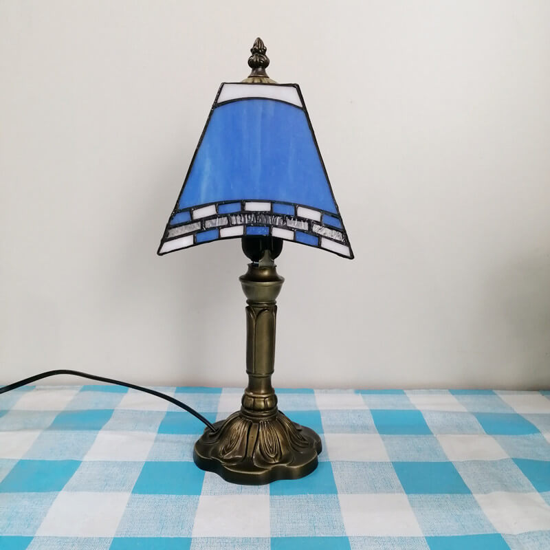 Traditional Tiffany Square Stained Glass Iron 1-Light Table Lamp for Bedroom, Vintage Tiffany Style Lighting, Art Nouveau Desk Lamp, Decorative Desk Lighting, Handcrafted Stained Glass Lamp, Classic Home Decor, Elegant Bedroom Accent Lamp, Unique Nightsta
