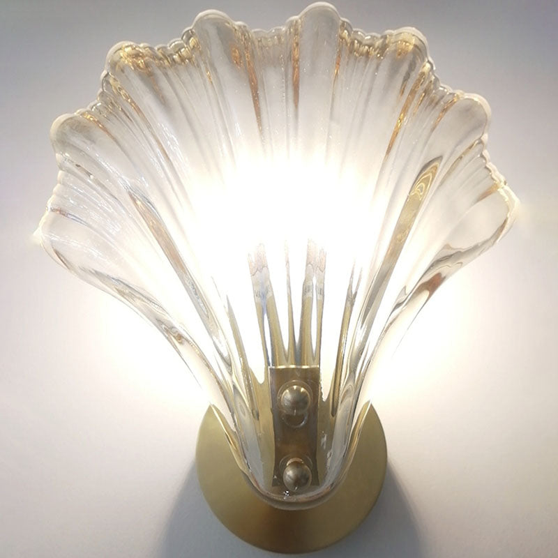 Modern Art Deco Scalloped Shell Amber Glass Wall Sconce Lamp - Brass Frame 1-Light Design for Bedroom