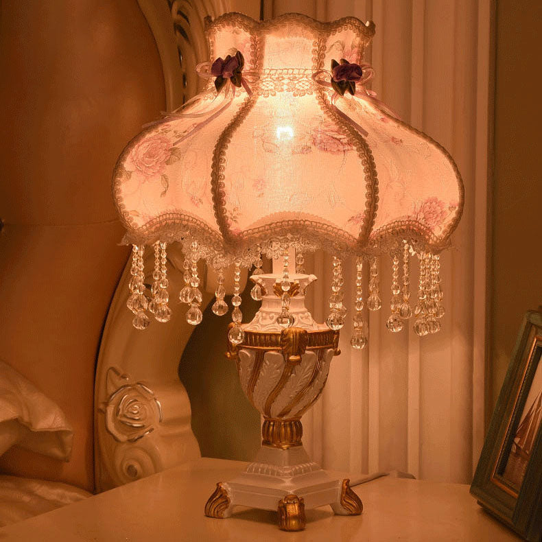 European Luxury Fabric Lace Resin 1-Light Table Lamp - Elegant Home Decor, Designer Lighting, Vintage Style Accent Lamp, Luxurious Bedroom Lighting, Chic Living Room Decor, Stylish Table Light, Decorative Resin Lamp, Unique Fabric Design, Modern Interior