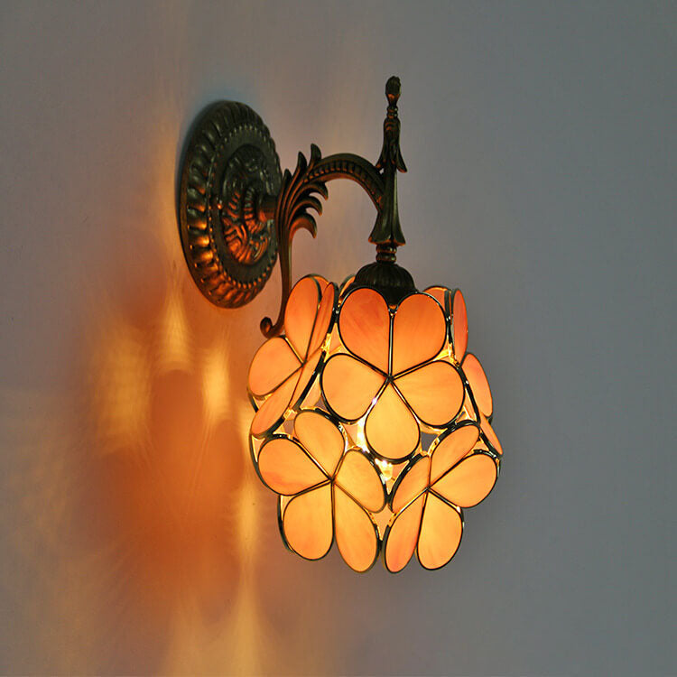 European Vintage Tiffany Flower Glass Wall Sconce Lamp, 1-Light Metal Fixture, Decorative Lighting, Art Glass Accent, Retro Wall Light for Home Decor
