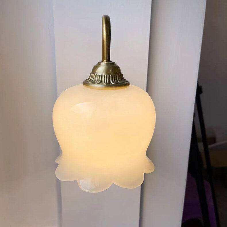 Vintage Floral Resin Wall Sconce - Copper Iron 1-Light Lamp for Bedroom