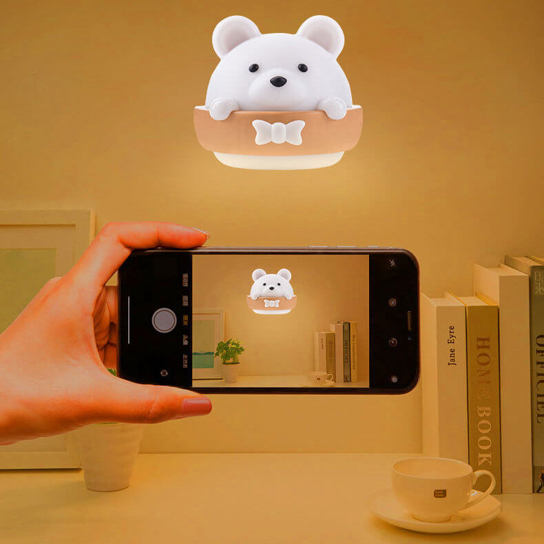 Creative Cartoon ABS Bear LED Night Light Wall Sconce Lamp for Kids Room, Cute Bear Design Nursery Light, Adjustable Brightness, Battery Operated Decorative Wall Lamp, Child-Friendly Nightlight for Boys and Girls