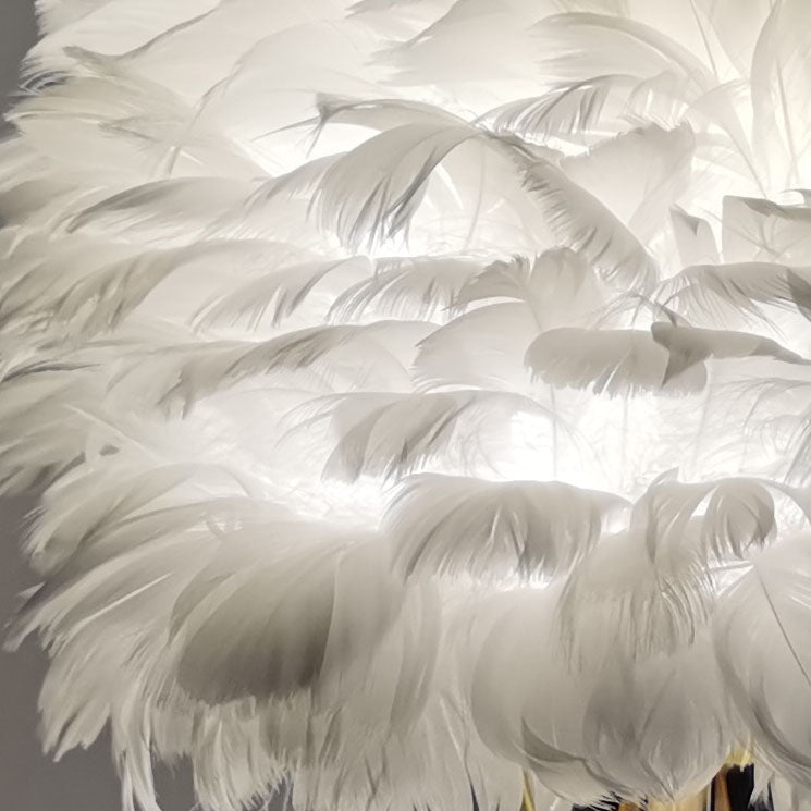 Contemporary Nordic Goose Feather Metal Flamingo Ball 1-Light Table Lamp for Bedside, Modern Accent Lighting, Decorative Bedroom Lamp, Unique Home Decor, Stylish Nightstand Light, Chic Flamingo Design, Soft Ambient Glow, Artful Lighting Fixture