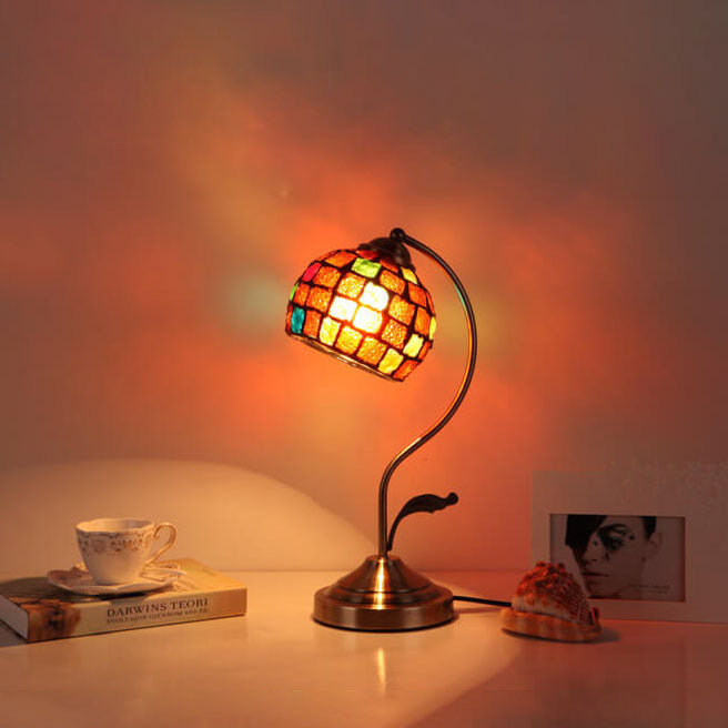 European Vintage Tiffany Round Head Glass Hardware 1-Light Table Lamp, Antique Style Tiffany Lamp, Stained Glass Table Lamp, Art Nouveau Lighting, Decorative Desk Lamp, Unique Home Decor, Vintage Lighting, Classic Tiffany Design, Handmade Stained Glass La