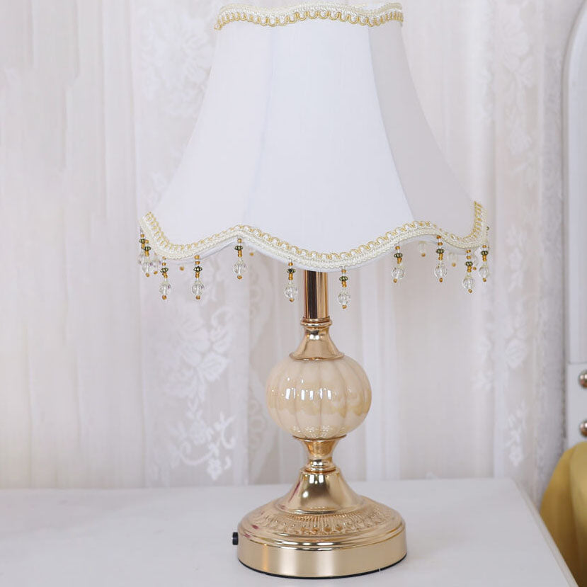 Traditional Vintage Floral Fabric Table Lamp with Glass Hardware Plating for Bedroom Lighting - Elegant Home Decor, Stylish Bedside Lamp, Retro Design, Antique Accent Lighting, Soft Illumination, Decorative Bedroom Lamp, Classic Floral Pattern Design, Uni