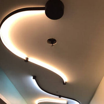 Modern Curved LED Wall Sconce - Aluminum Snake-Shaped 1-Light Lamp