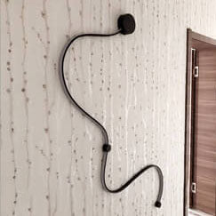 Modern Curved LED Wall Sconce - Aluminum Snake-Shaped 1-Light Lamp