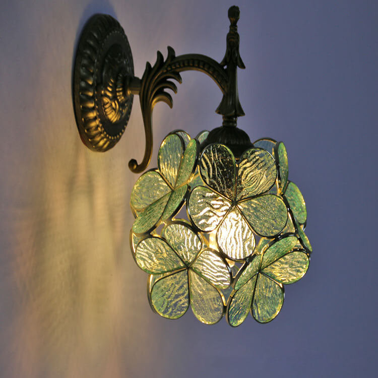European Vintage Tiffany Flower Glass Wall Sconce Lamp, 1-Light Metal Fixture, Decorative Lighting, Art Glass Accent, Retro Wall Light for Home Decor