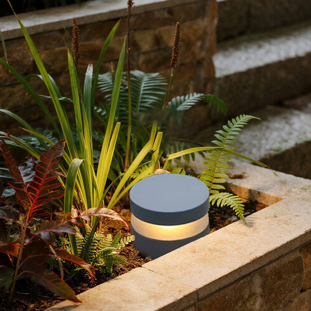 110V LED Landscape Lights - Waterproof Minimalist Outdoor Lighting