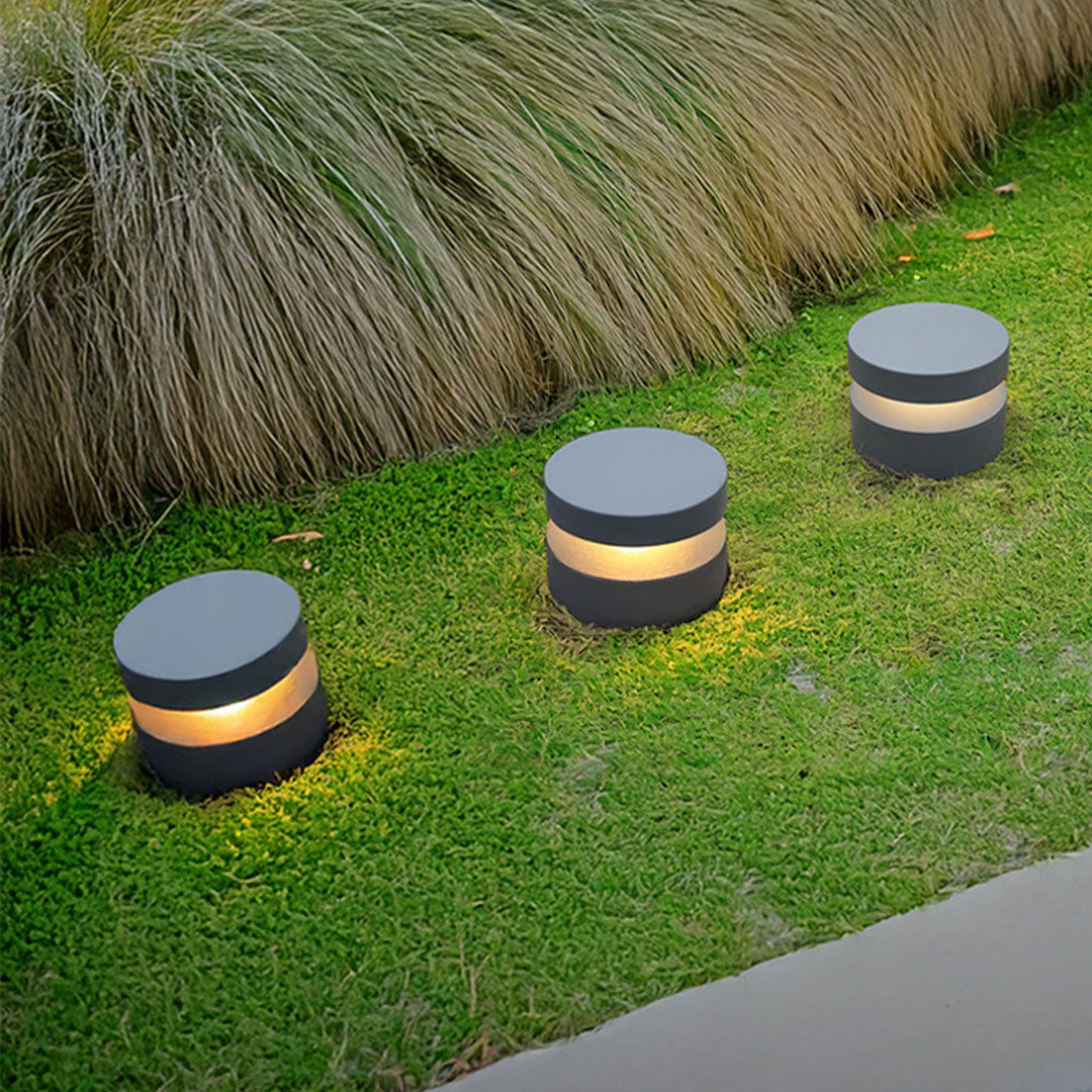 110V LED Landscape Lights - Waterproof Minimalist Outdoor Lighting