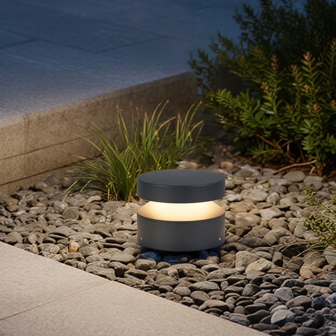 110V LED Landscape Lights - Waterproof Minimalist Outdoor Lighting
