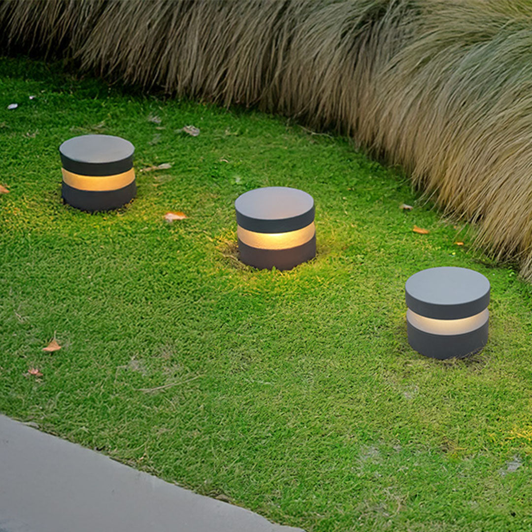 110V LED Landscape Lights - Waterproof Minimalist Outdoor Lighting