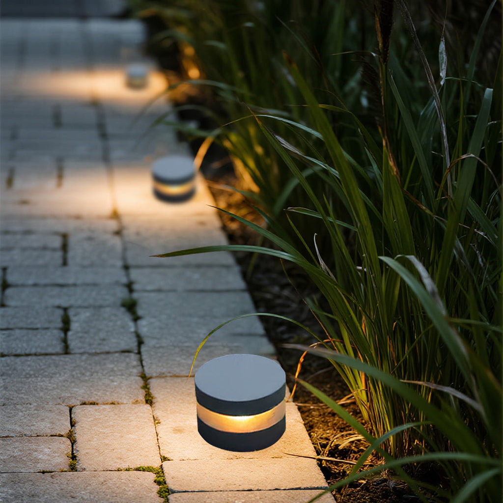 110V LED Landscape Lights - Waterproof Minimalist Outdoor Lighting