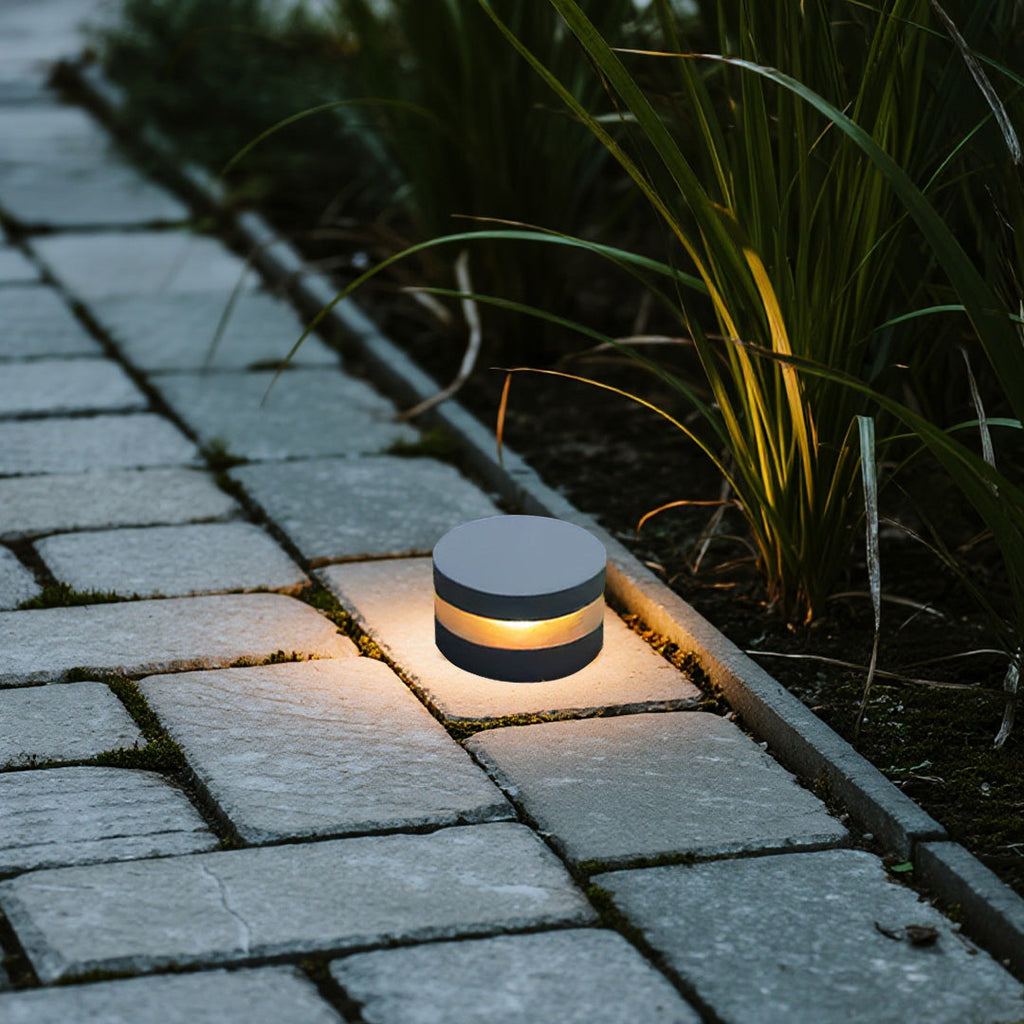 110V LED Landscape Lights - Waterproof Minimalist Outdoor Lighting