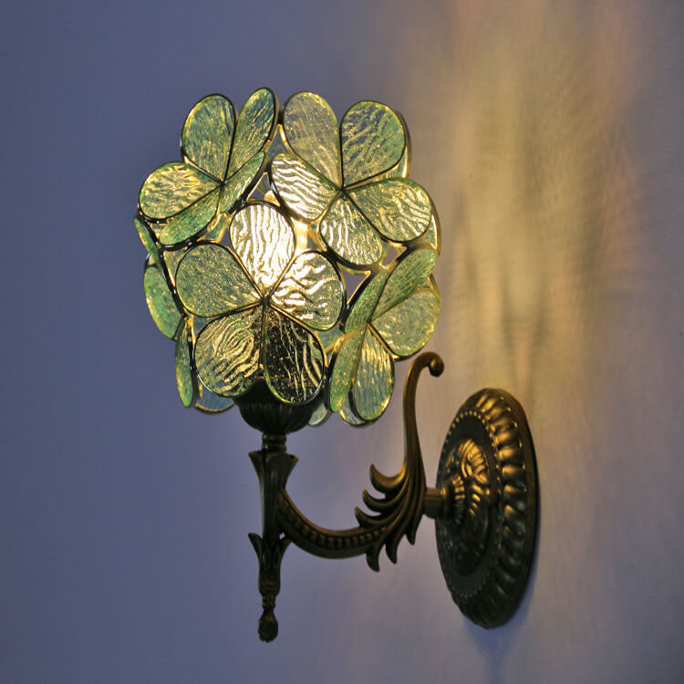 European Vintage Tiffany Flower Glass Wall Sconce Lamp, 1-Light Metal Fixture, Decorative Lighting, Art Glass Accent, Retro Wall Light for Home Decor