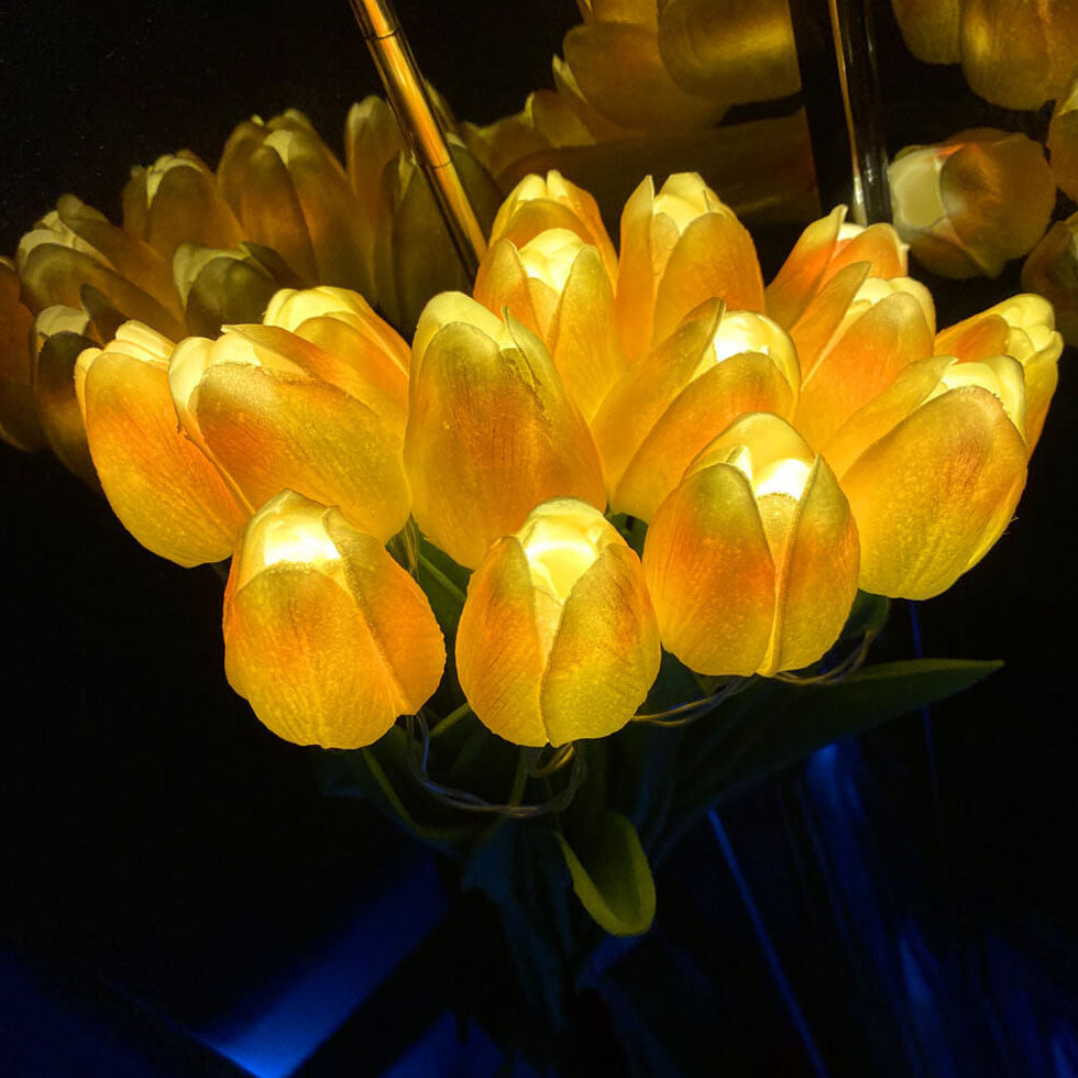 Tiffany-Style Tulip Flower LED Table Lamp, Stained Glass Desk Light, Vintage Home Decor, Decorative Lighting, Art Deco Accent Lamp, Elegant Nightstand Light, Unique Gift for Flower Lovers, Classic Design for Living Room & Bedroom