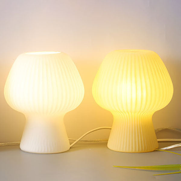 Modern Minimalist Mushroom 1-Light Glass Table Lamp for Bedside, Stylish Nightstand Lighting, Contemporary Home Decor, Elegant Glass Shade, LED Compatible, Small Space Accent Light, Chic Bedroom Lamp