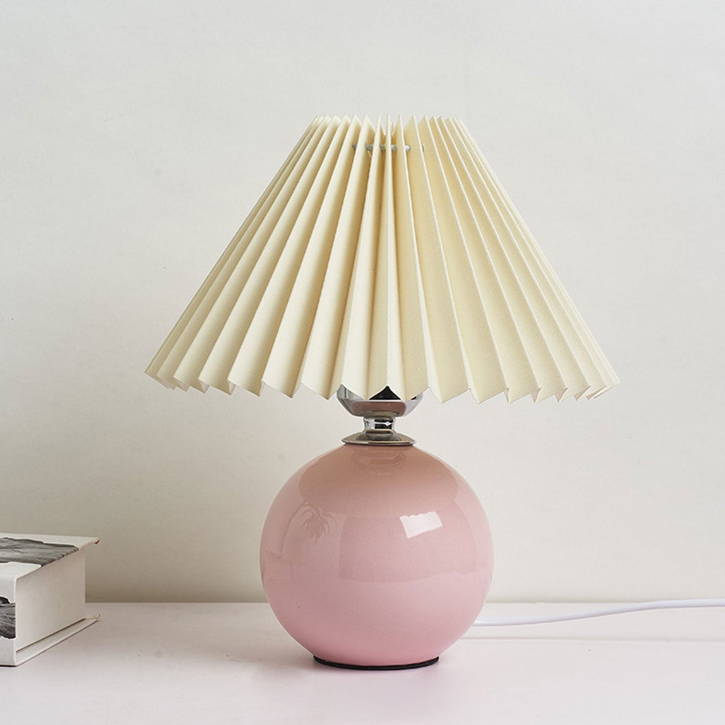 Nordic Minimalist Ceramic Pleated Table Lamp - 1-Light Design, Modern Home Decor, Scandinavian Style Lighting