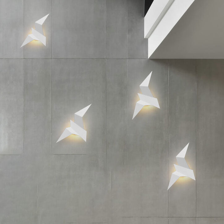 Modern Bird Metal LED Wall Sconce - Unique Flying Design, Adjustable Light Angle, Contemporary Home Decor, Energy Efficient Lighting, Stylish Wall Lamp for Living Room and Bedroom