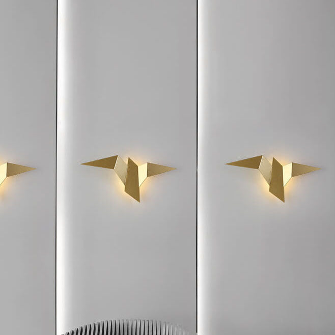 Modern Bird Metal LED Wall Sconce - Unique Flying Design, Adjustable Light Angle, Contemporary Home Decor, Energy Efficient Lighting, Stylish Wall Lamp for Living Room and Bedroom
