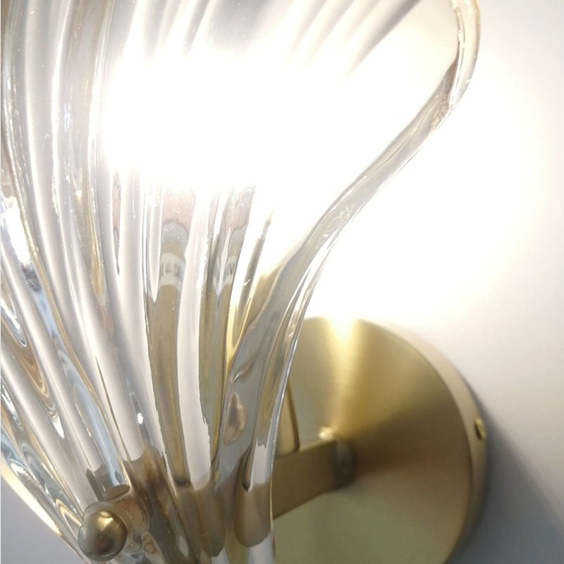 Modern Art Deco Scalloped Shell Amber Glass Wall Sconce Lamp - Brass Frame 1-Light Design for Bedroom