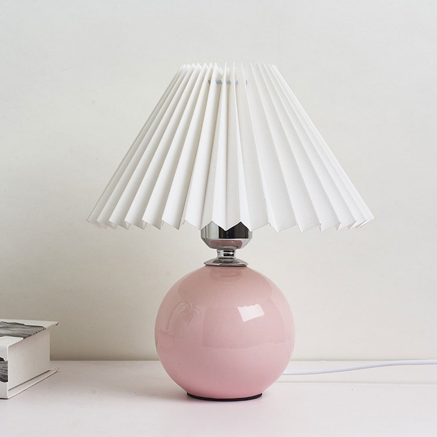 Nordic Minimalist Ceramic Pleated Table Lamp - 1-Light Design, Modern Home Decor, Scandinavian Style Lighting