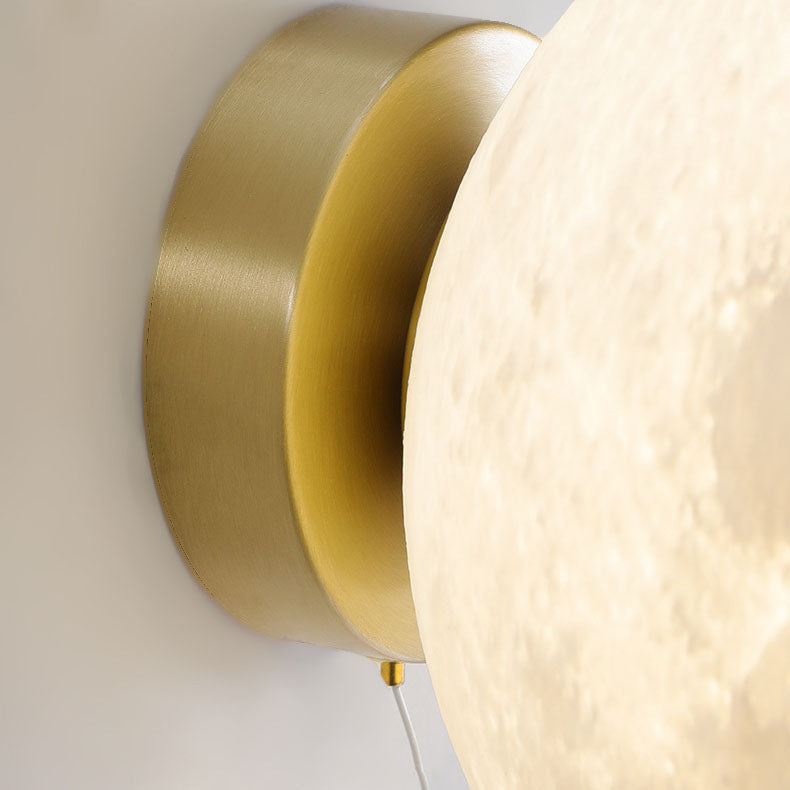 Contemporary 3D Printed Moon Shade Resin Astronaut 1-Light Wall Sconce Lamp for Bedroom, Unique Astronaut Decor, Modern Space-Themed Lighting, Ideal for Kids Room, Nursery Decor, Cosmic Wall Light, Artistic Home Lighting Fixture, Ambient Night Light for S