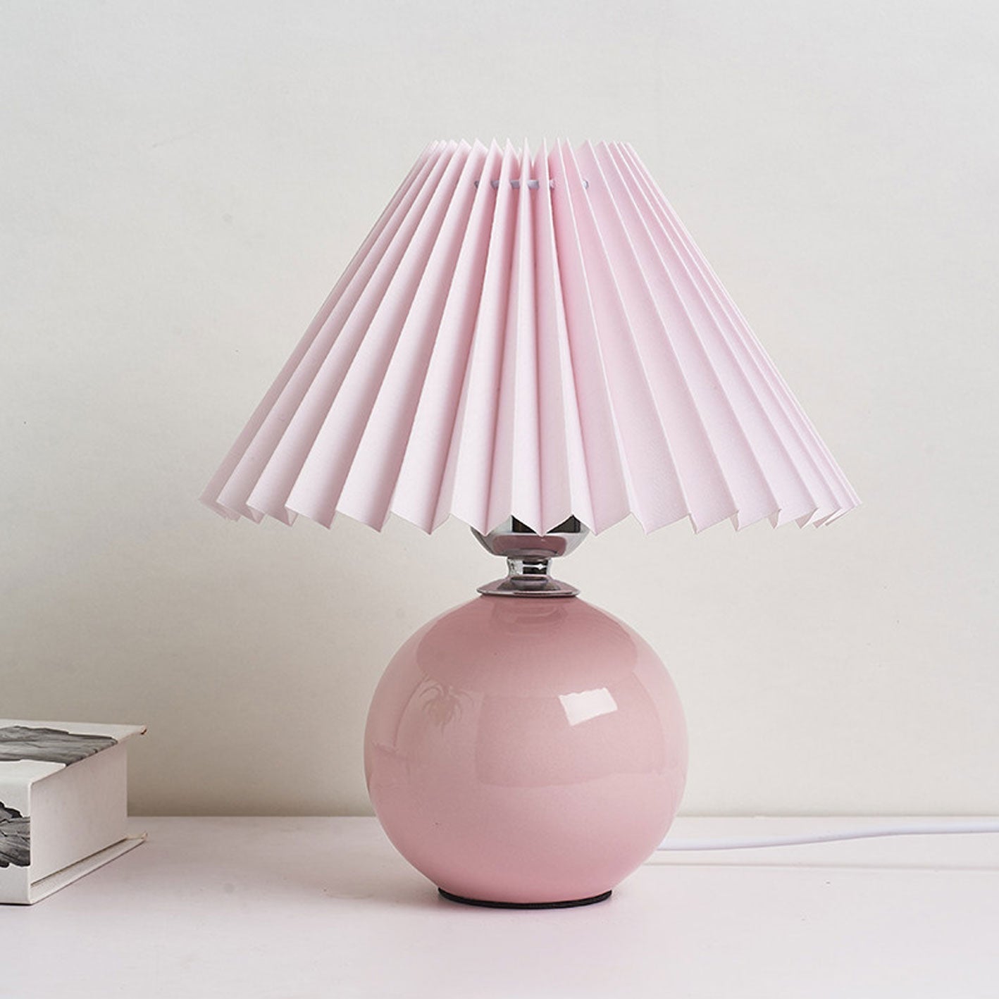 Nordic Minimalist Ceramic Pleated Table Lamp - 1-Light Design, Modern Home Decor, Scandinavian Style Lighting