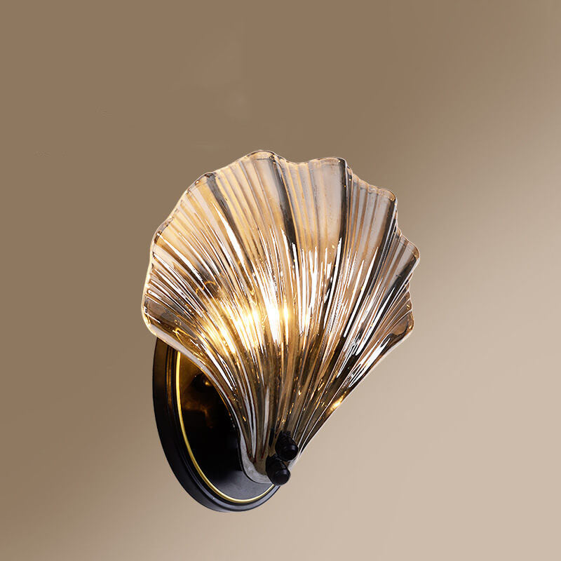 Creative Glass Shell Wall Sconce - 1-Light Lantern Style Lamp, Modern Interior Lighting, Unique Design, Home Decor Accent, Elegant Wall Fixture