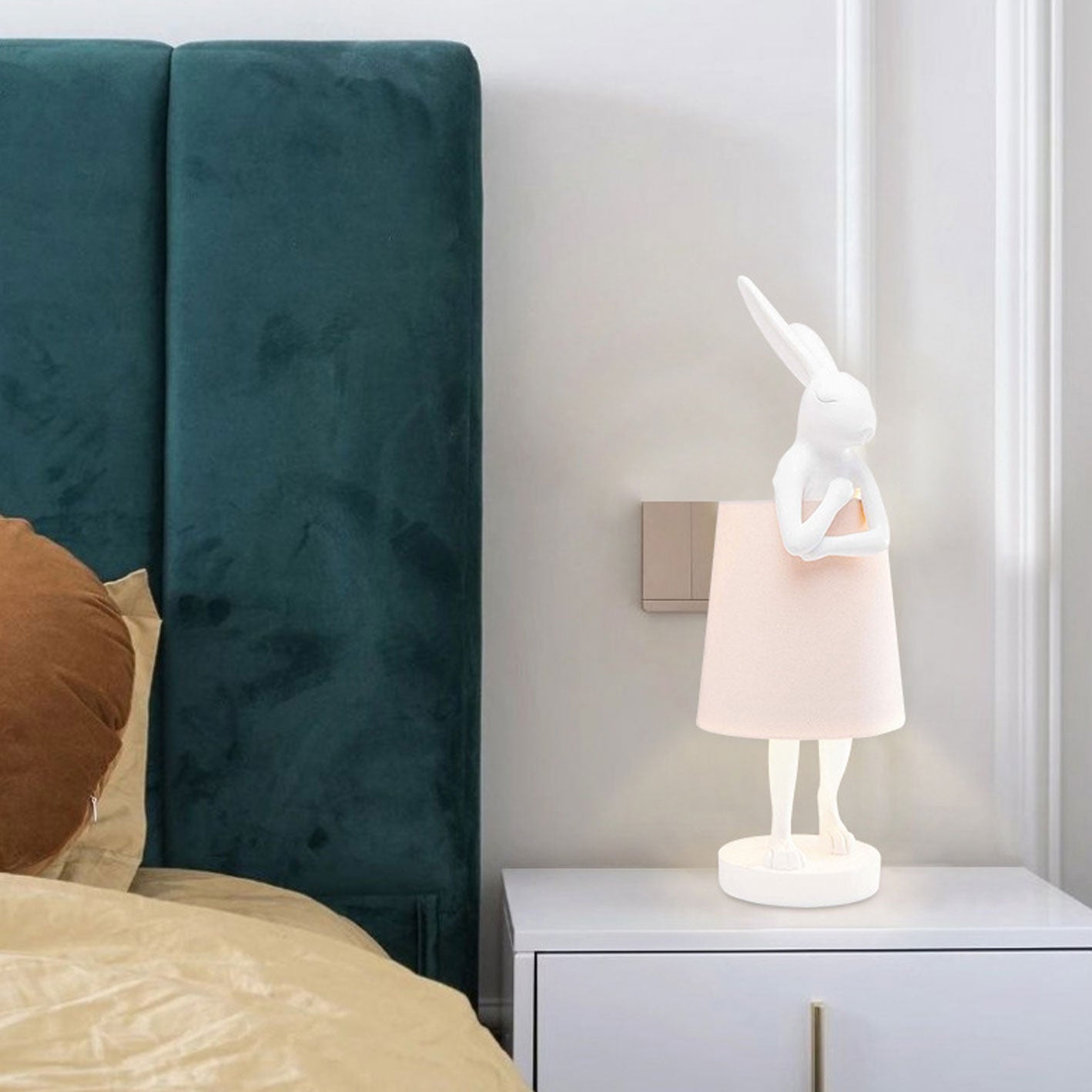 Nordic Apron Rabbit Resin Table Lamp - 1-Light, Eco-Friendly Design, Cute Home Decor, Modern Lighting, Stylish Nightstand Lamp