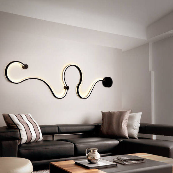 Modern Curved LED Wall Sconce - Aluminum Snake-Shaped 1-Light Lamp