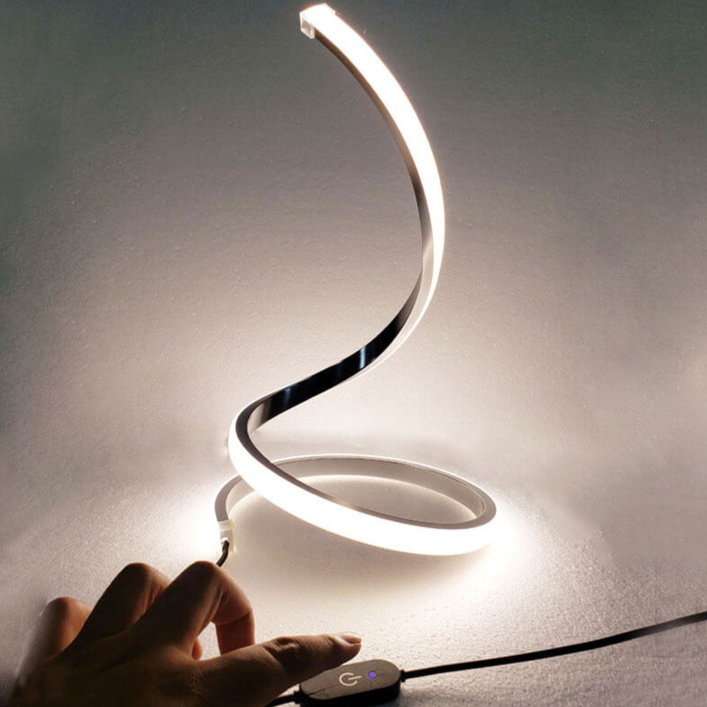 Modern Creative Snake Shape LED Touch Dimming Table Lamp, Adjustable Brightness Desk Light, Flexible Curved Design, USB Rechargeable, Stylish Bedroom Decor, Unique Nightstand Lighting, Home Office Desk Lamp, Contemporary Interior Lighting, Energy-Efficien