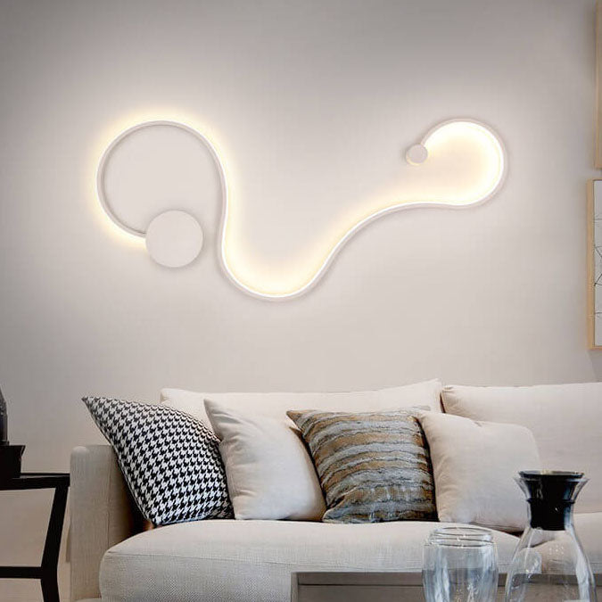 Modern Aluminum Snake-Shaped LED Wall Sconce Lamp - Curved Design, 1-Light Fixture, Contemporary Home Lighting
