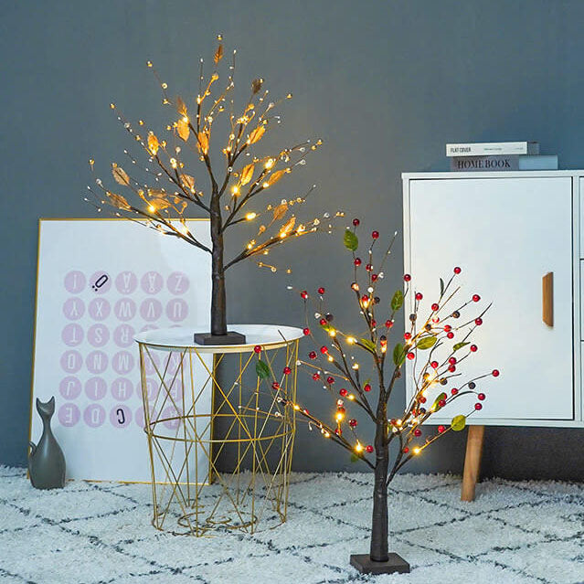 Red Fruits Pine Tree LED Table Lamp - Small Battery-Powered Decoration
