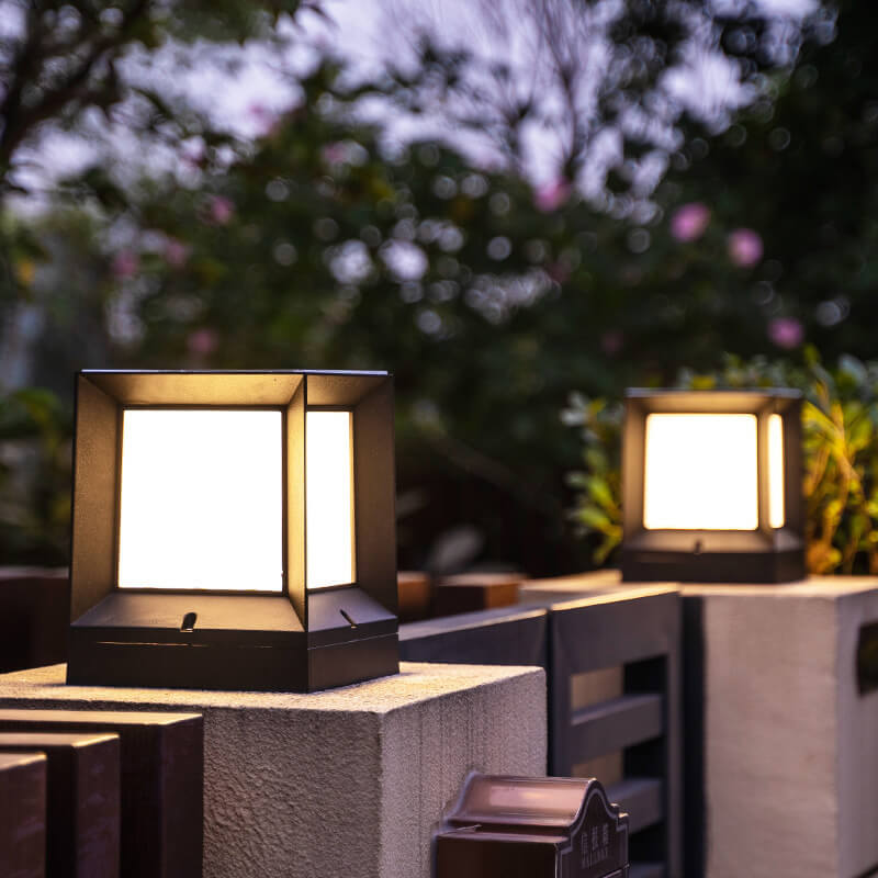 Simple Square LED Solar Waterproof Lawn Fence Lamp