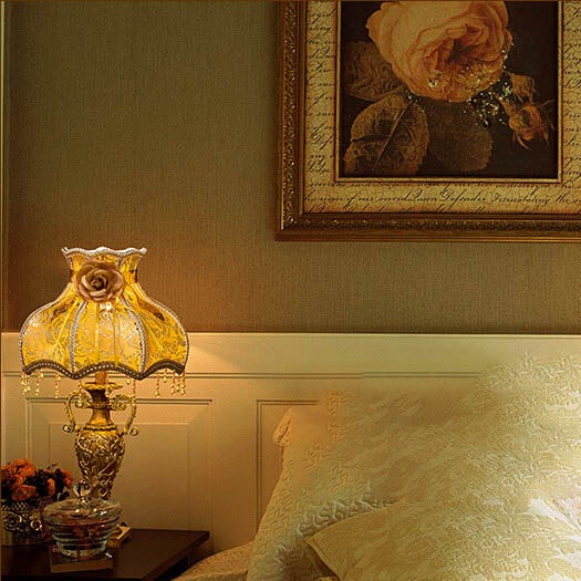 European Vintage Fabric Antique 1-Light Table Lamp - Classic Home Decor, Rustic Lighting, Vintage Style, Elegant Table Lamp