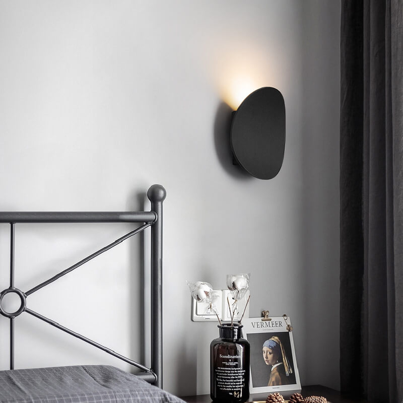 Minimalist Round 1-Light LED Wall Sconce - Indoor Outdoor Lighting
