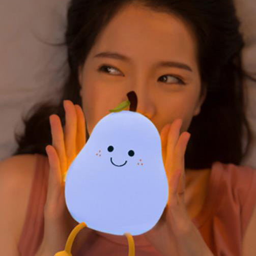 Creative Fruit Pear Silicone LED Night Light USB Table Lamp Soft Glow Rechargeable Nursery Light Kids Bedroom Decor Battery Operated Portable Nightlight Safe Touch Dimmer Mood Lighting Eco-Friendly Gift