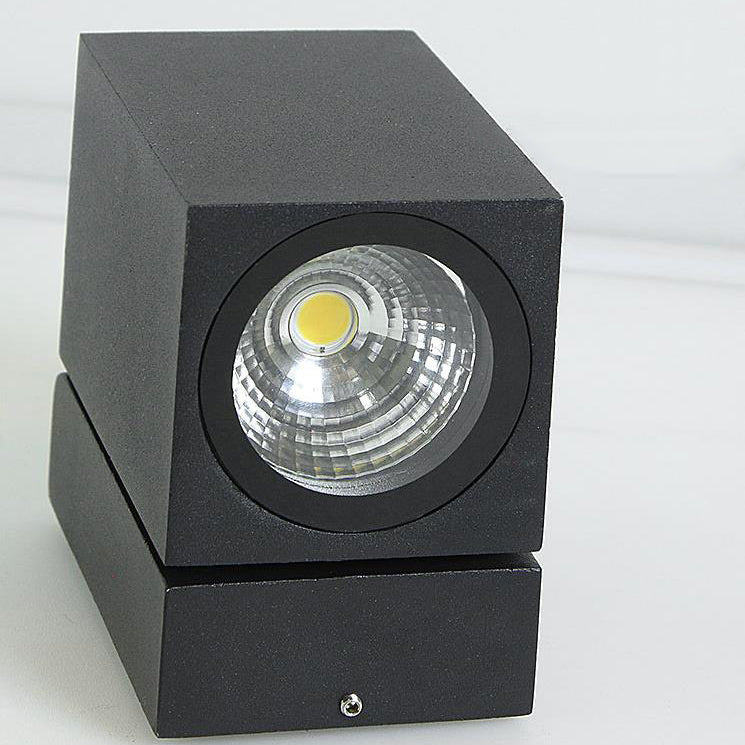 Modern Waterproof Adjustable LED Spotlight for Outdoor Garden Wall Lighting