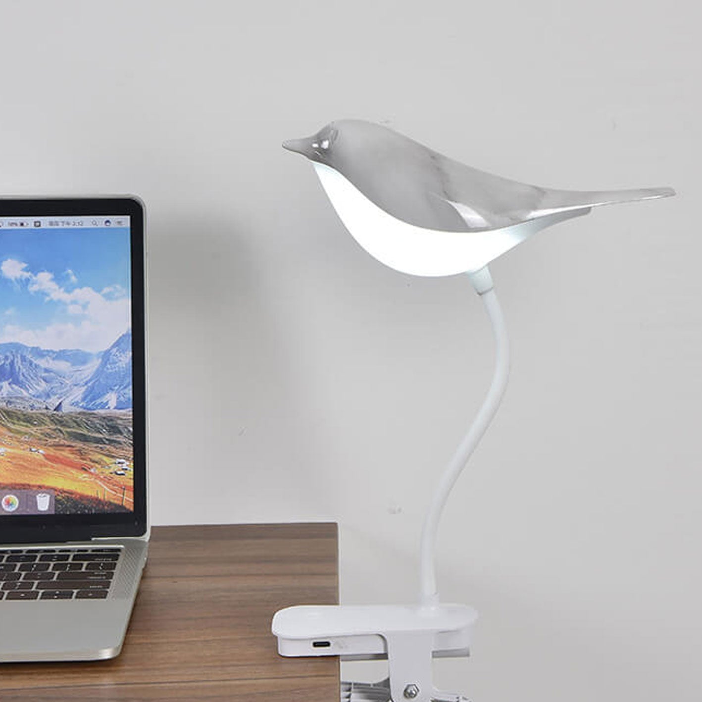 Nordic Creative Bird Clip USB Charging LED Night Light Table Lamp Decorative Bedside Lamp Brightness Adjustable Portable Design Cute Bird Shape for Kids Room Nursery Bedroom Home Office Lighting Gift Idea
