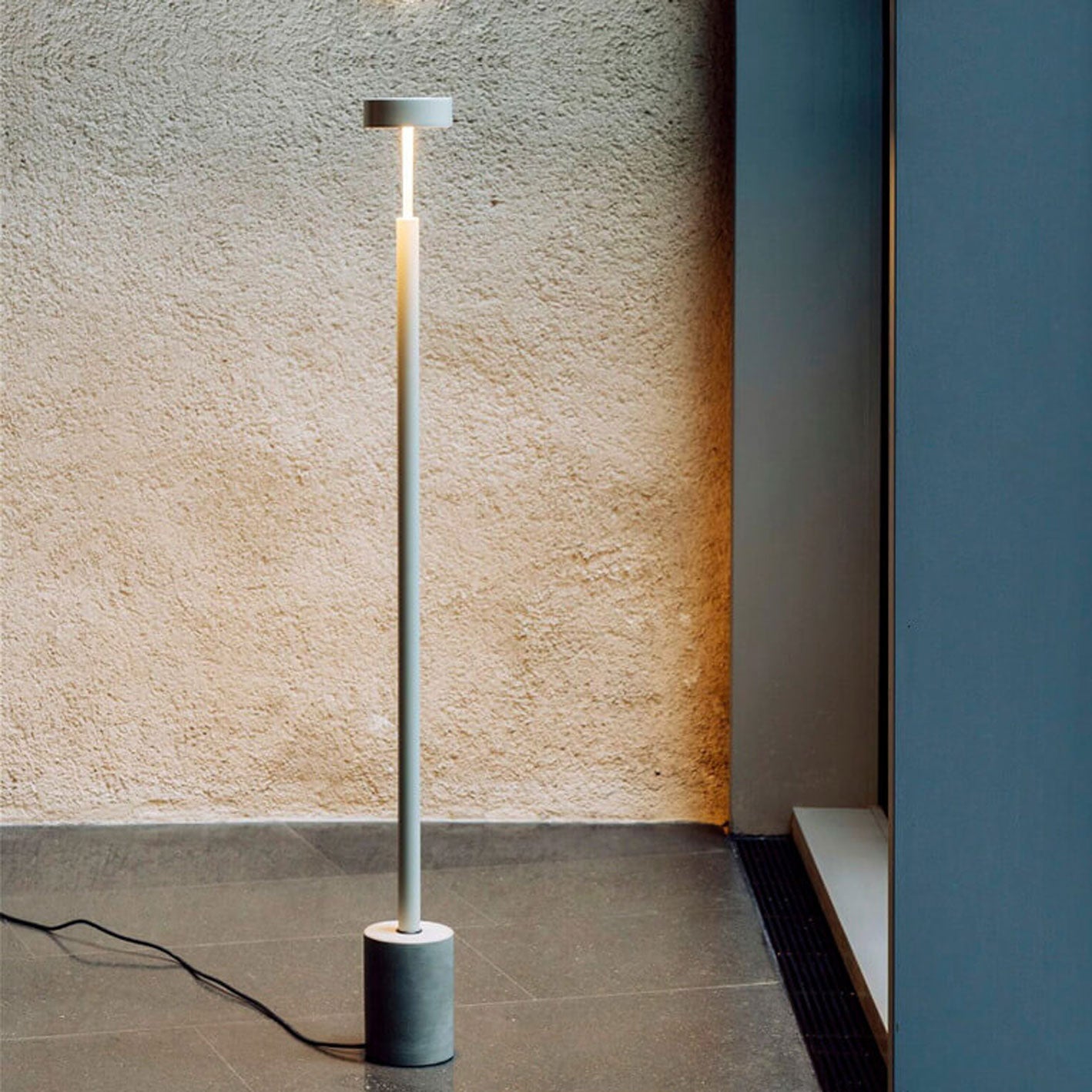 Nordic Minimalist Column LED Floor Lamp - Modern Design, Adjustable Brightness, Energy Efficient Lighting